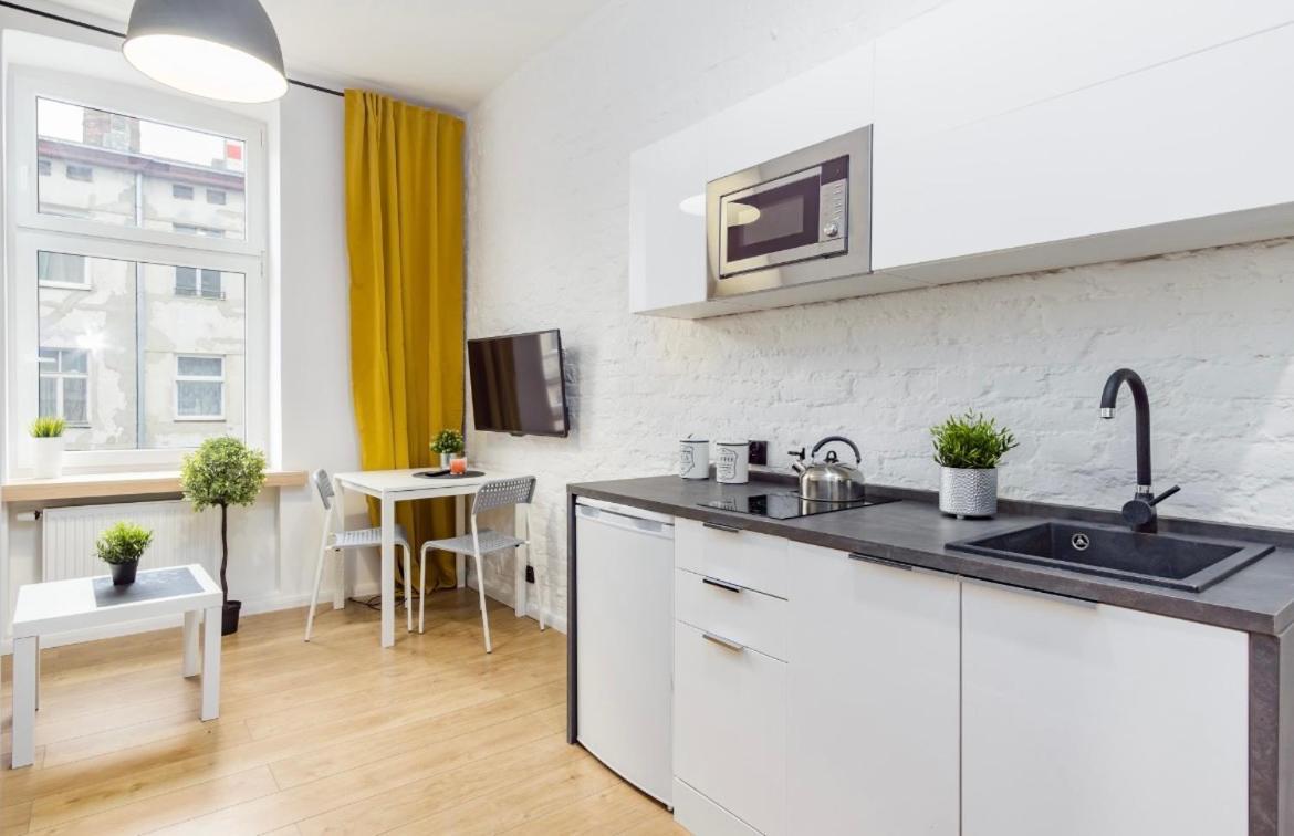 Kawalerka W Srodmiesciu 24 Apartman Łódź Kültér fotó