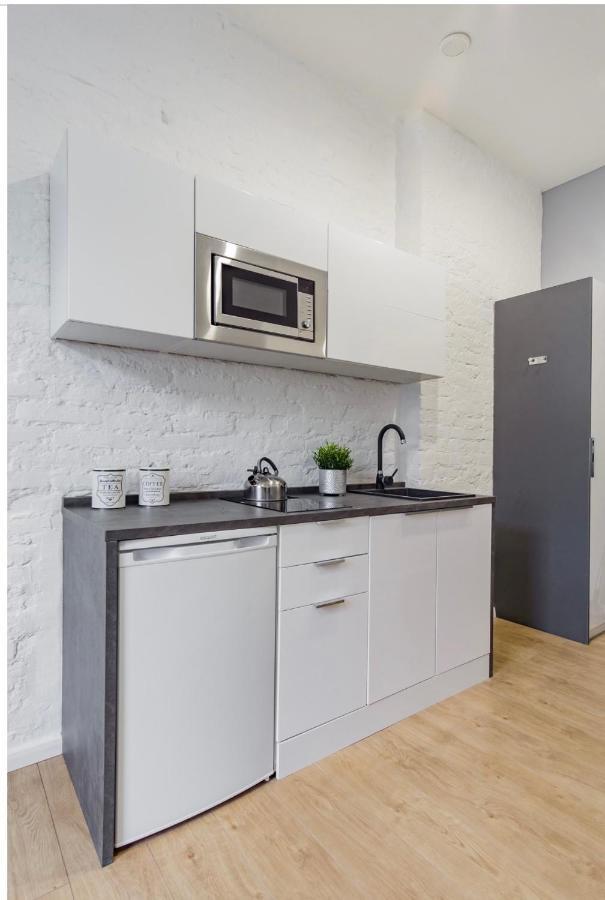 Kawalerka W Srodmiesciu 24 Apartman Łódź Kültér fotó